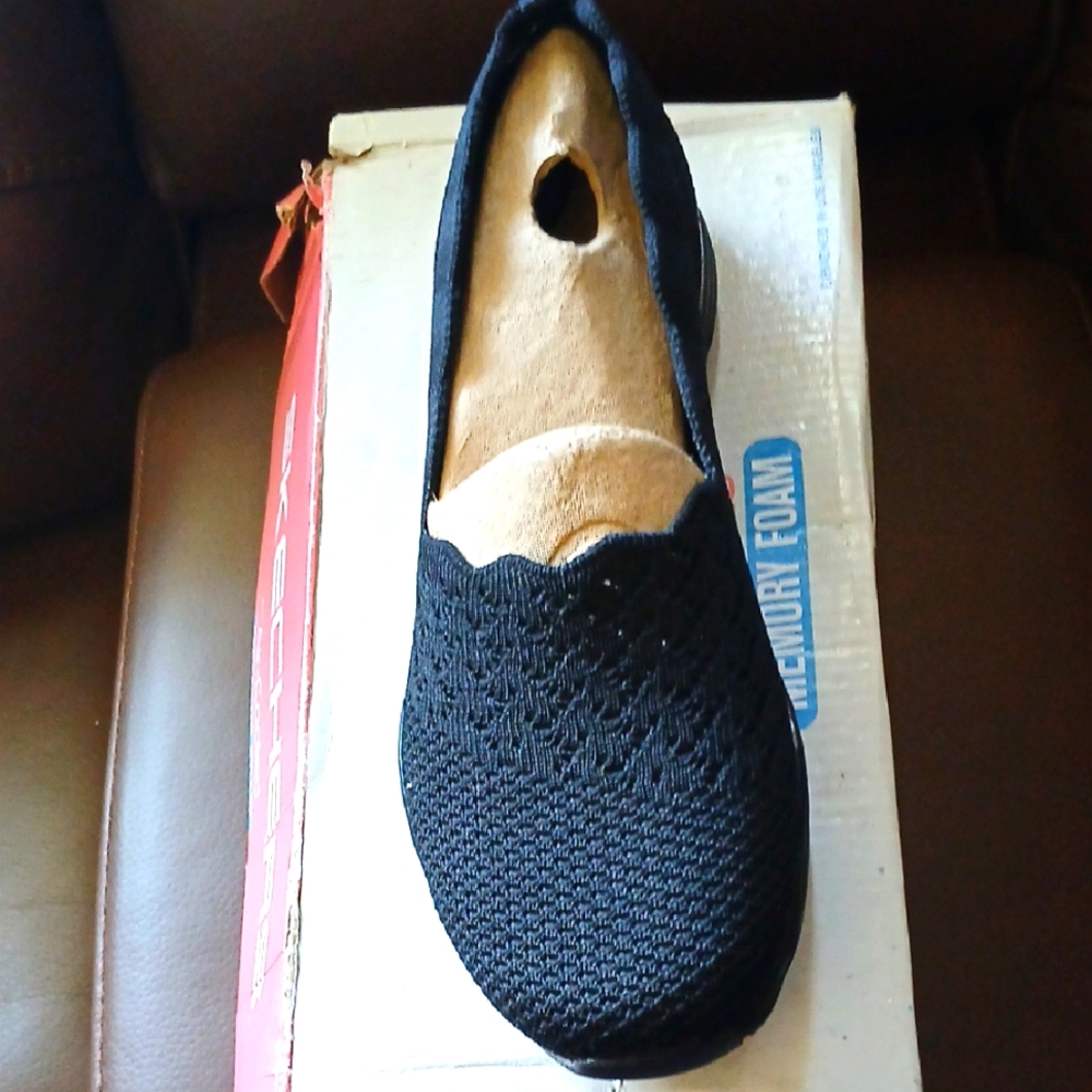 Skechers Black Flats with Breathable Knit Upper - Picture 1 of 5